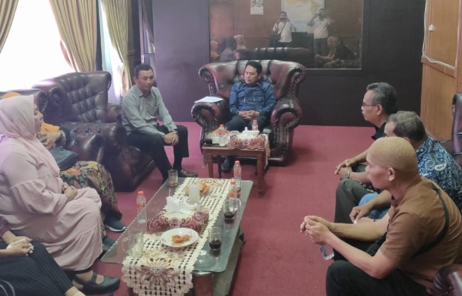 Keterangan foto: Ketua DPRD kota Tebing Tinggi Basyaruddin Nasution, menerima audensi pengurus Dewan Pendidikan Kota Tebing Tinggi (dok.istimewa)