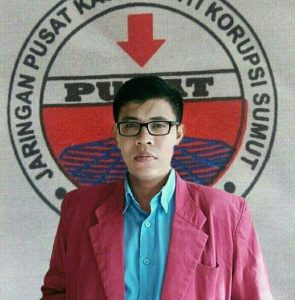 Keterangan foto : Ketua DPD LSM Pusat Kajian Anti Korupsi ( PUKAT ) Sumatera Utara Desmon Sianipar