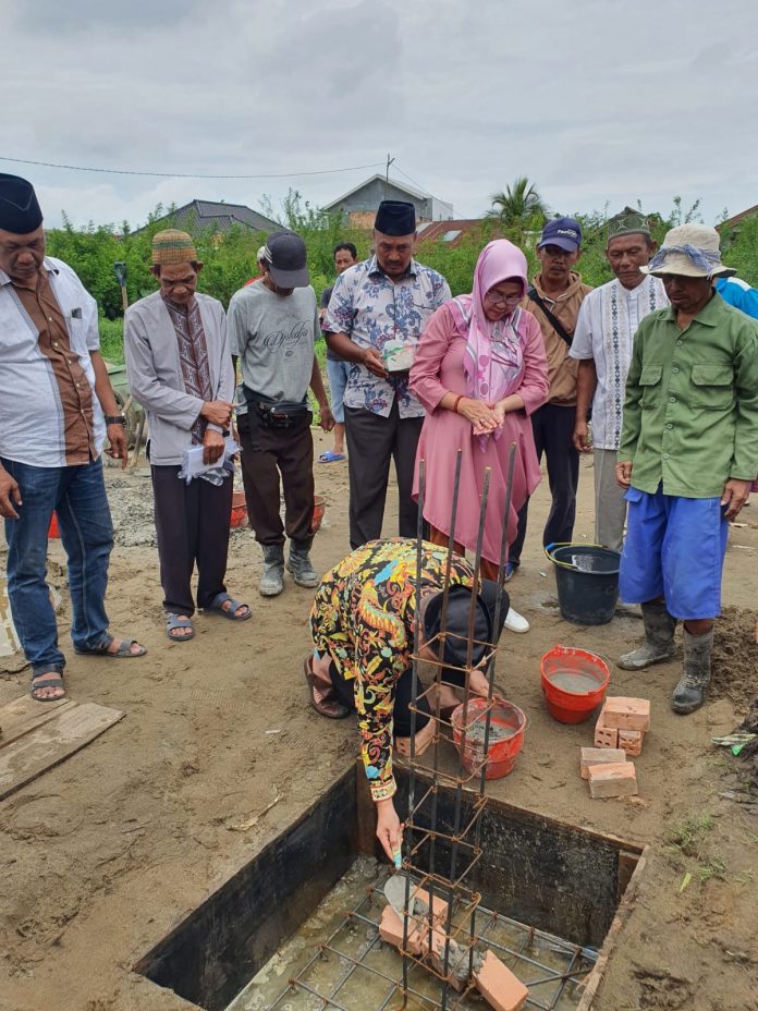 Peletakkan Batu Pertama Pembangunan Musholah Nurul Yaqin  (dok.istimewa)