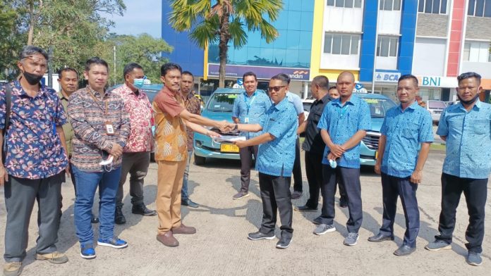 Keteranga foto: General Manager OPI Mall melakukan perjanjian kerja sama dengan PT Bluebird Tbk cabang Palembang (dok.istimewa)