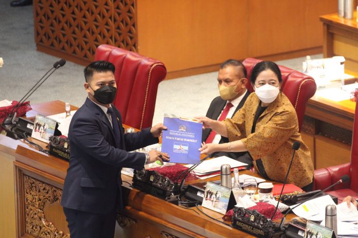 Keterangan foto: Anggota DPR-RI, Muhammad Dhevy Bijak Pawindu,S.H ,mewakili Fraksi Demokrat (Komisi IV ) DPR RI mendorong percepatan penyusunan RUU (dok.istimewa)