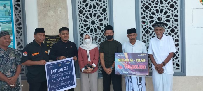 Bantuan CSR BUMN kepada Pengurus Masjid Al Ishlah (dok.istimewa)