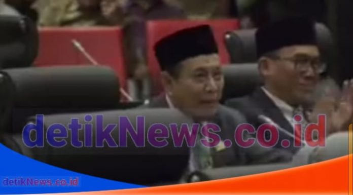 Ketua Fraksi PKS DPRD DKI Jakarta Achmad Yani menegaskan dalam Rapat Paripurna DPRD DKI JAKARTA, Selasa (6/9/2022), bahwa PKS Menolak dengan TEGAS KENAIKAN BBM Bersubsidi