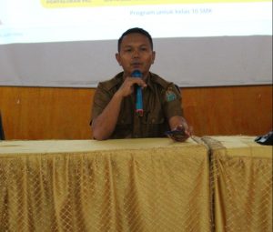 Keterangan foto : Kepala Sekolah Menengah Kejuruan Negeri 1 Air Putih Kabupaten Batu Bara, Sulistyo, S, Pd . ( foto/Joko )