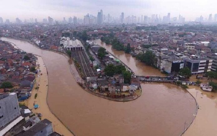 Banjir Melanda Jakarta Selatan Setelah Diguyur Hujan